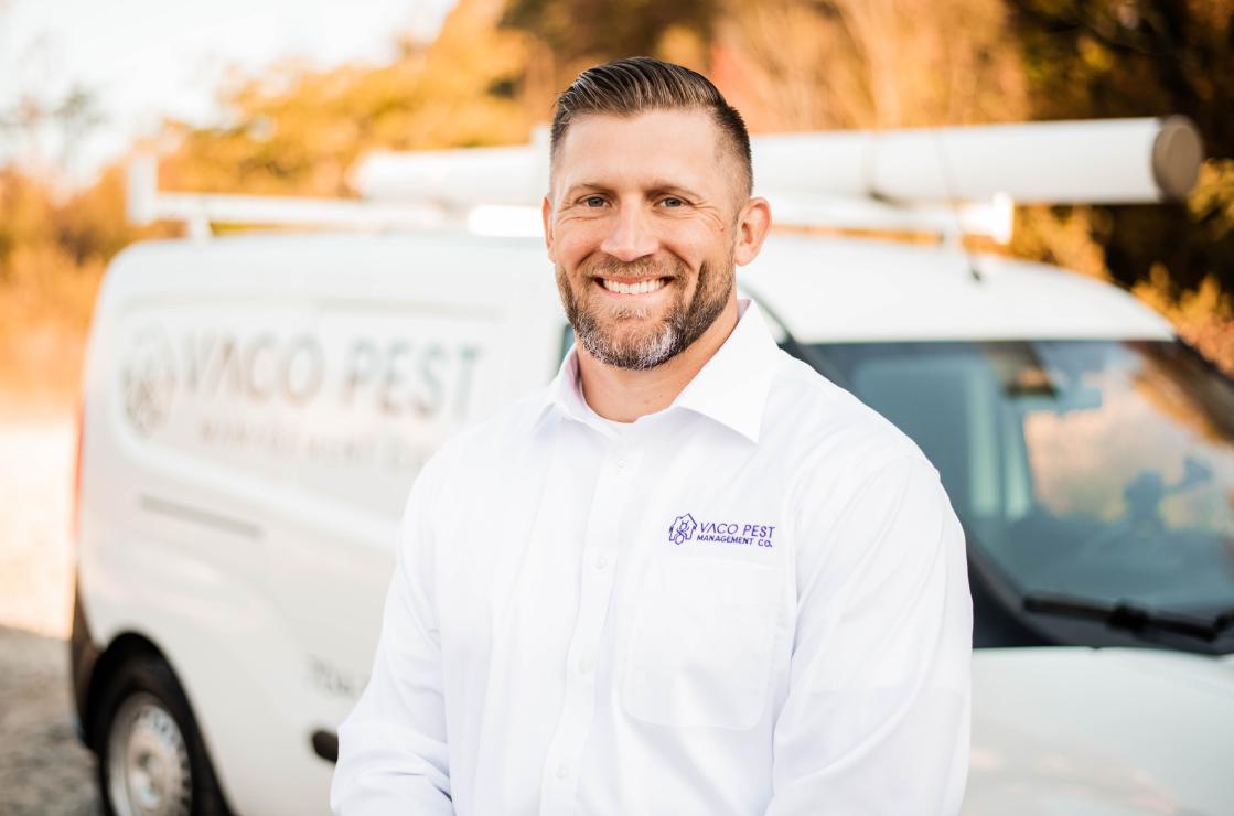 technician image VACO Pest commercial technician